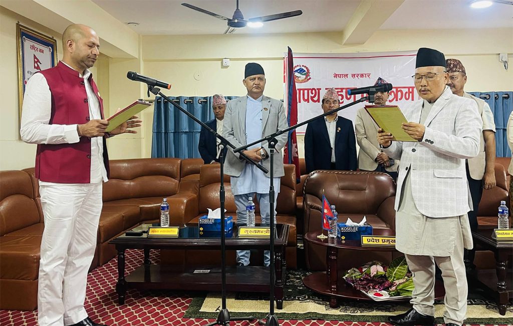 लुम्बिनीको युवा तथा खेलकुदमन्त्री पाण्डे, लिए शपथ
