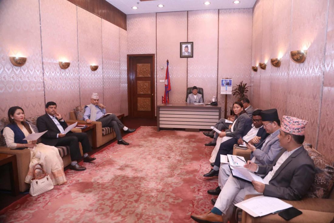 सदन बस्नुअघि ५ दलका प्रमुख सचेतकहरूसँग सभामुखको छलफल
