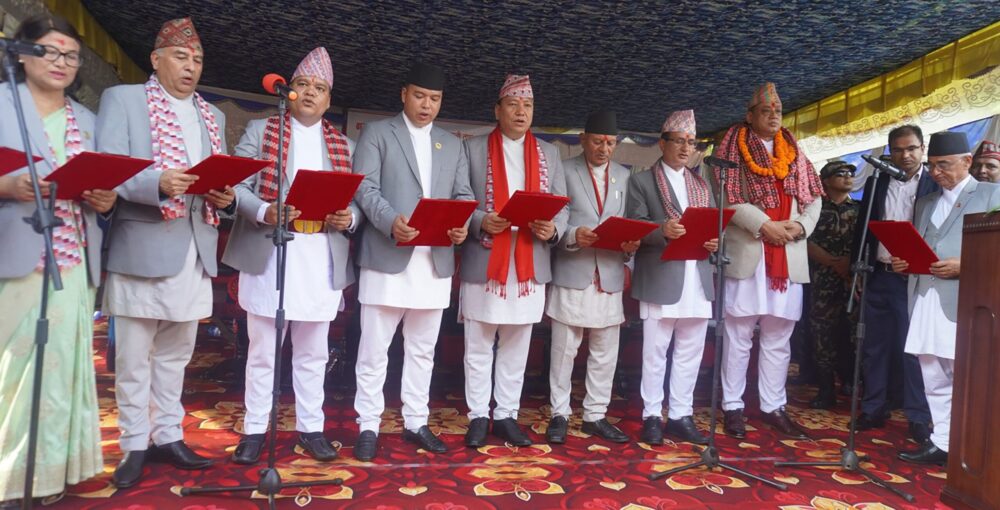 बागमती प्रदेशका नवनियुक्त ८ मन्त्रीद्वारा शपथग्रहण