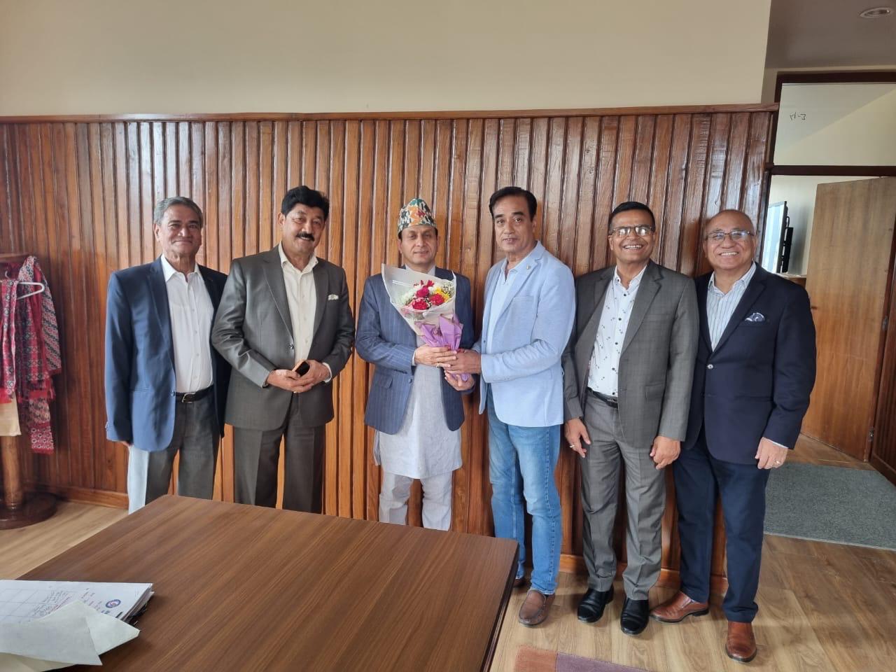 प्राधिकरण्ण अध्यक्ष र निर्जीवन बीमा व्यवसायीबीच भेट, बीमा ब्यवसायका अप्ठ्यारा फुकाउन माग