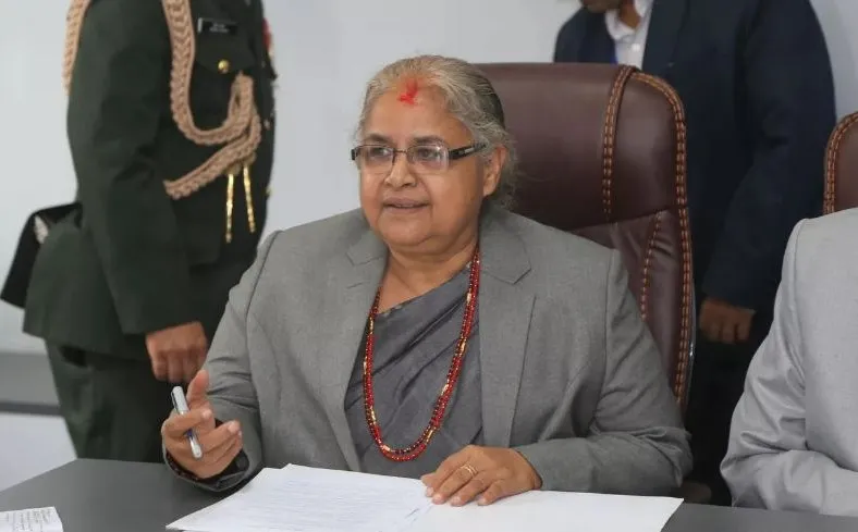 ऋण गरेर भए पनि स्वास्थ्य बीमाको समस्या समाधान गर्नुपर्छ: प्रधानमन्त्री कार्की