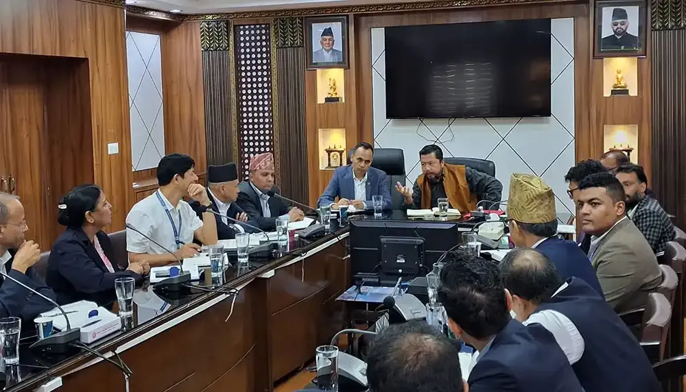 काठमाडौंका अव्यवस्थित तार व्यवस्थापन गर्न सरकारको निर्देशन