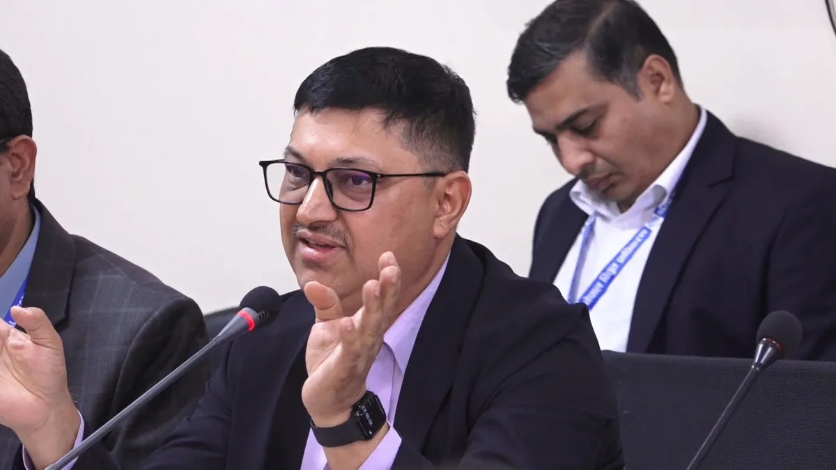 विद्युत पोलकै कारण सडक आयोजना प्रभावित: सडक विभाग