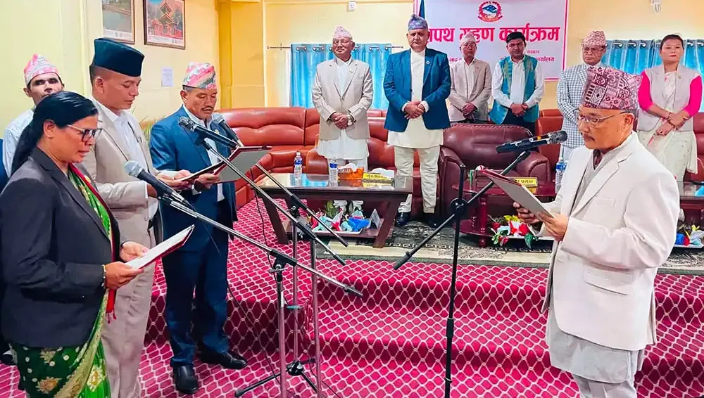लुम्बिनीका नवनियुक्त तीन मन्त्रीहरुले लिए शपथ