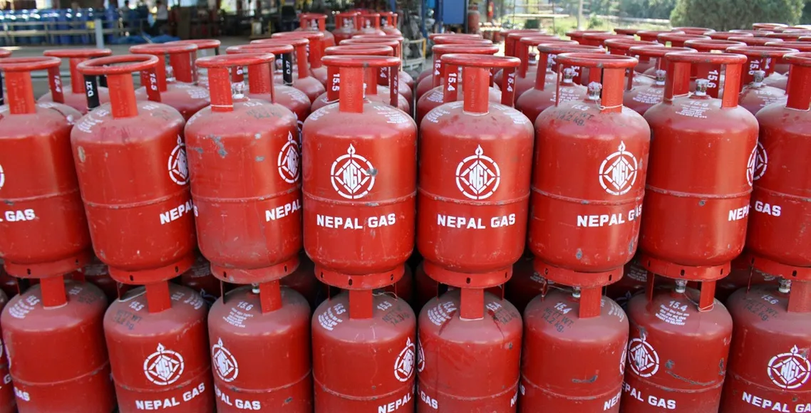 वैकल्पिक मार्गबाट निगमले ३ दिनमा ल्यायो ८७ हजार ८७७ सिलिन्डर ग्यास