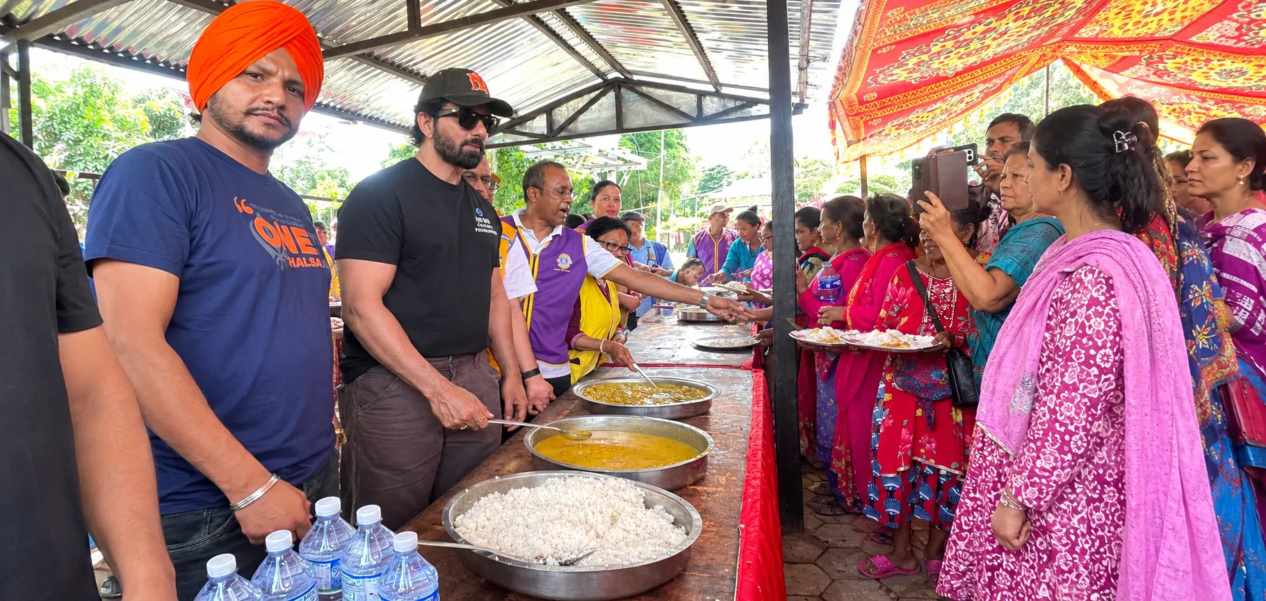 नेपाललाई दुःख पर्दा सधैँ साथमा सोनु सुद, भूकम्पदेखि बाढीसम्म निरन्तर सहयोग