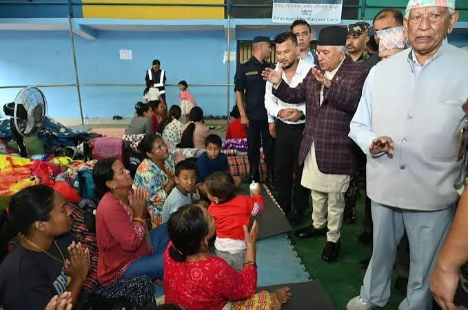 राष्ट्रपतिद्वारा बाढी प्रभावित क्षेत्र नुवाकोटको अवलोकन